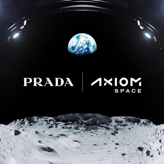 Prada разработает скафандры для высадки на Луну
