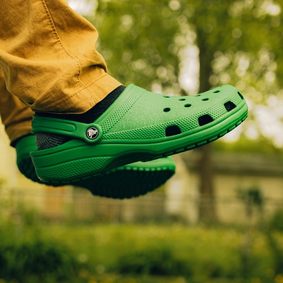 В американских школах запрещают носить Crocs