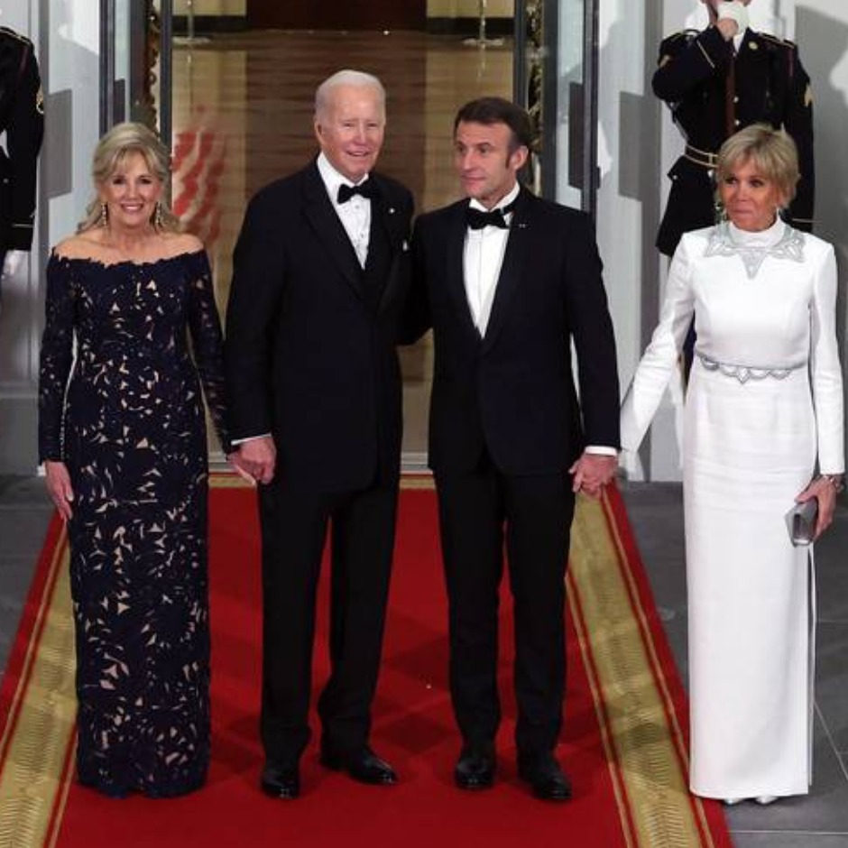 Голые плечи Джилл Байден и платье Анны Винтур: наряды гостей ужина в Белом  доме